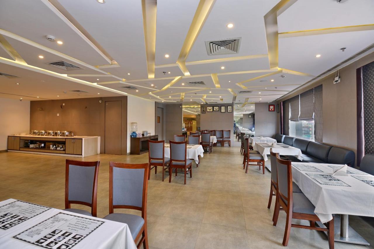 Vaccinated Staff - Capital O 7899 Casa Hotel Kolkata Ngoại thất bức ảnh