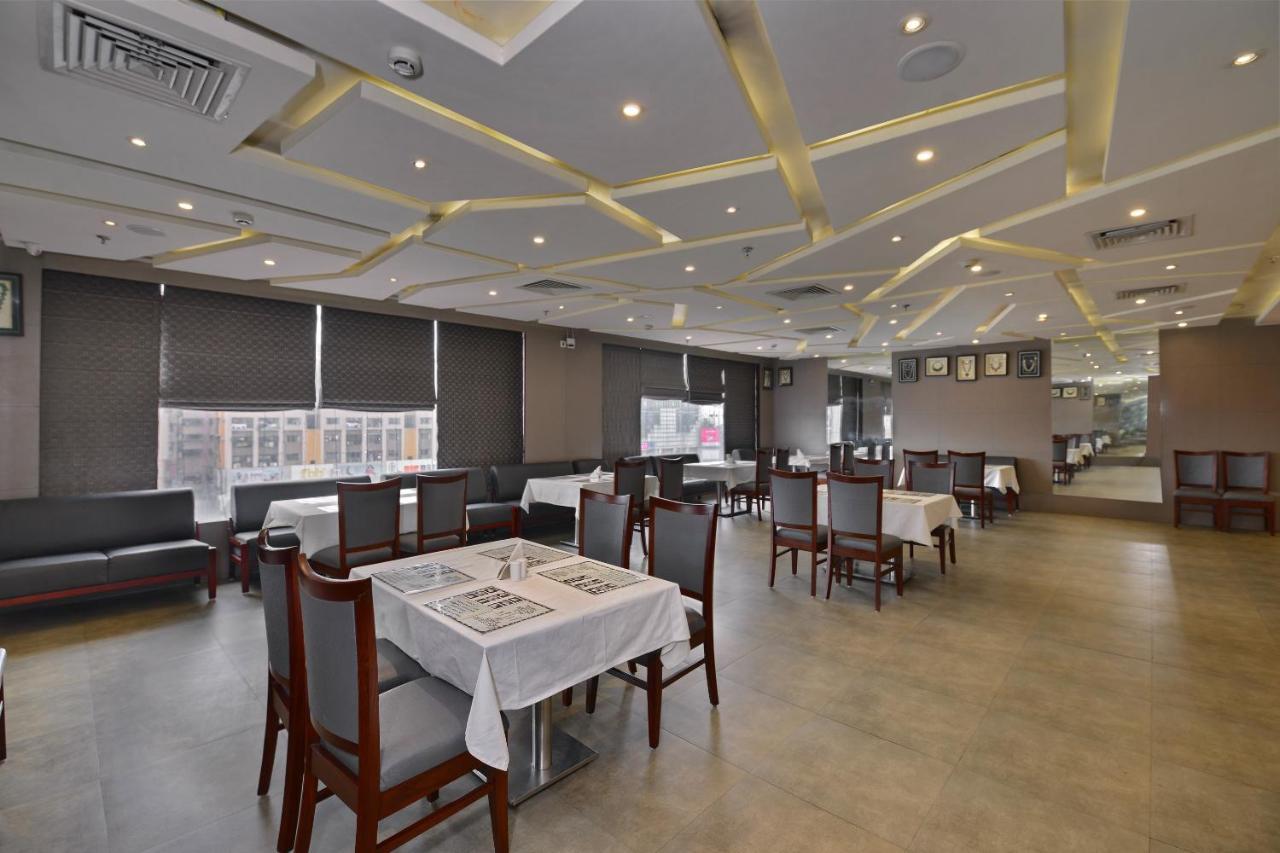 Vaccinated Staff - Capital O 7899 Casa Hotel Kolkata Ngoại thất bức ảnh