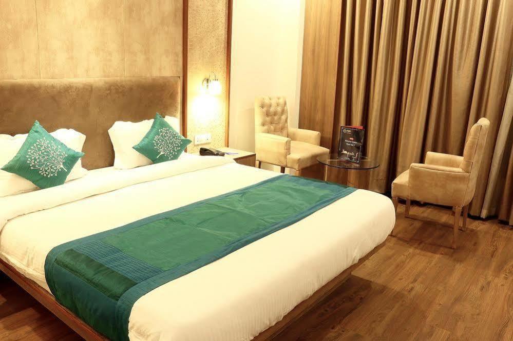 Vaccinated Staff - Capital O 7899 Casa Hotel Kolkata Ngoại thất bức ảnh
